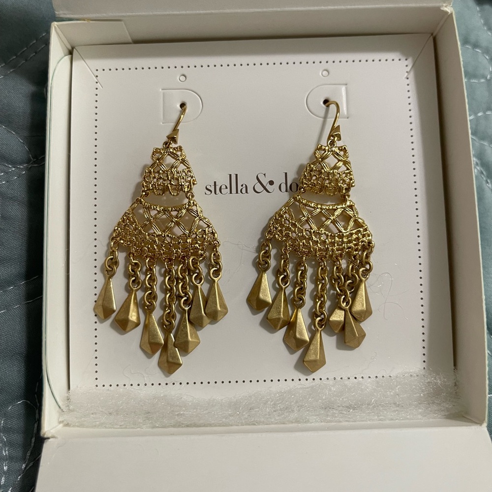 Stella & Dot Allia Lace Chandelier Earrings